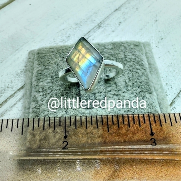 Genuine moonstone bezel set ring - Picture 7 of 7